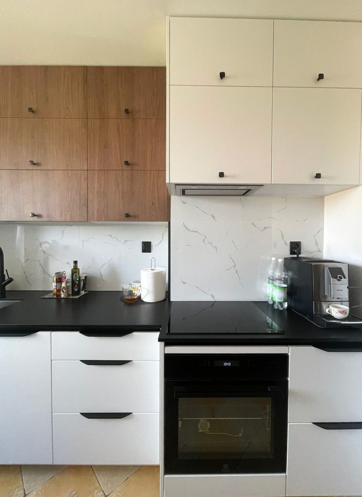 Kuchnia na wymiar White & Walnut